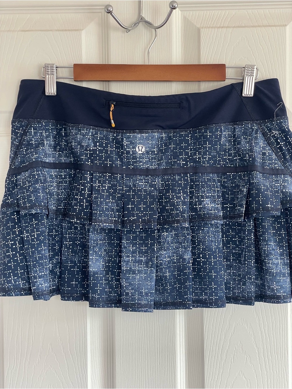 Lululemon Pace Setter Skirt Navy Blue Print Ruffle Tennis Skort Size 10 Retired